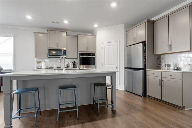 Building Photo - 9913 Stretford Rd