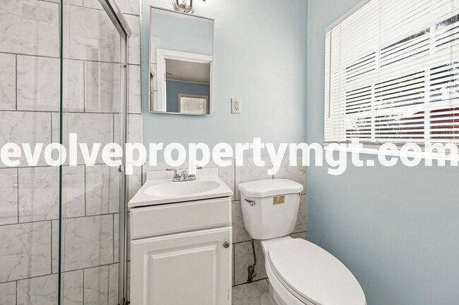 Building Photo - SPACIOUS CHARMING HOME!