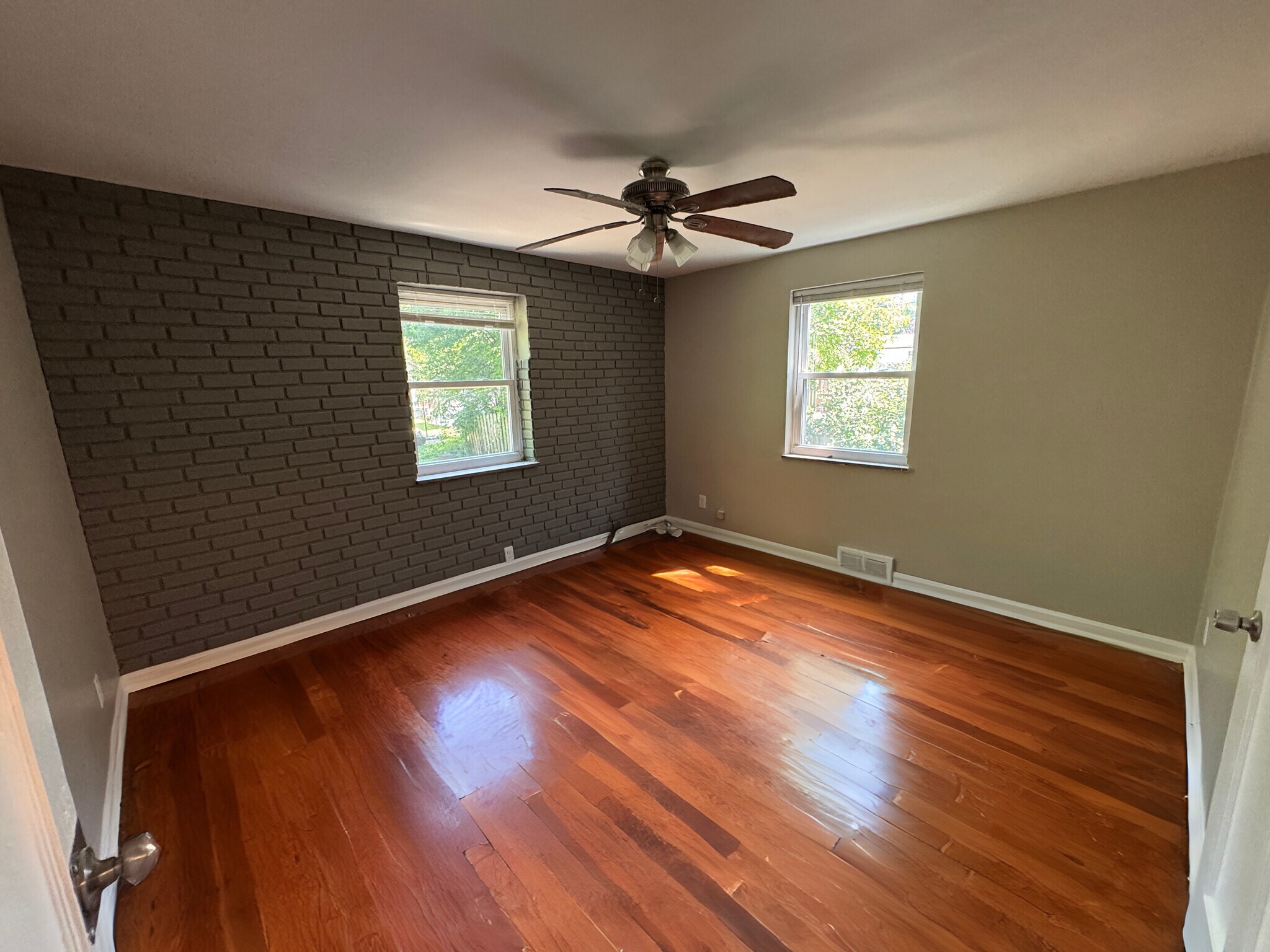 Building Photo - 1148 Elm Park Dr