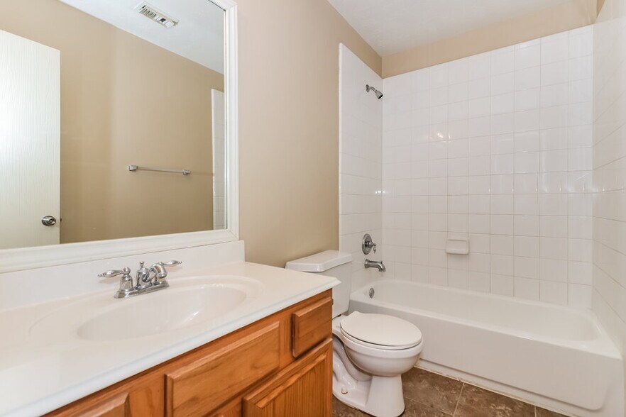 Building Photo - 6807 Arrowchase Ct