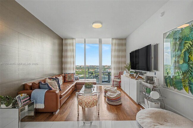 Building Photo - 2627 S Bayshore Dr
