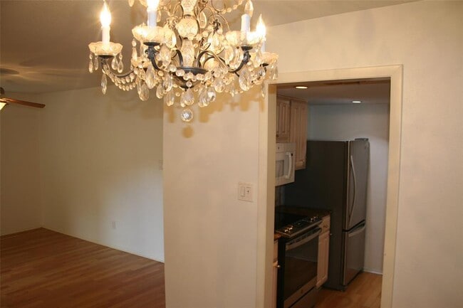 Building Photo - 8210 Bent Tree Rd