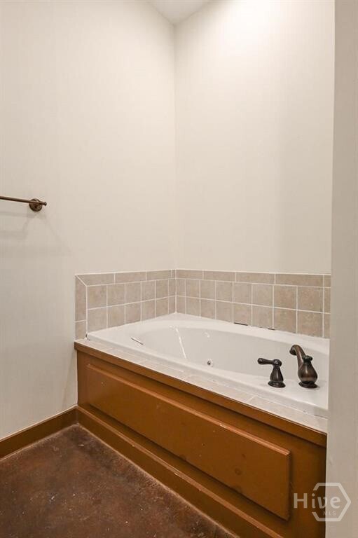 Building Photo - 250 Martha Dr