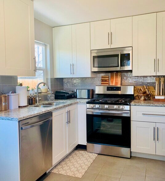 Building Photo - 1617 S Jackson St