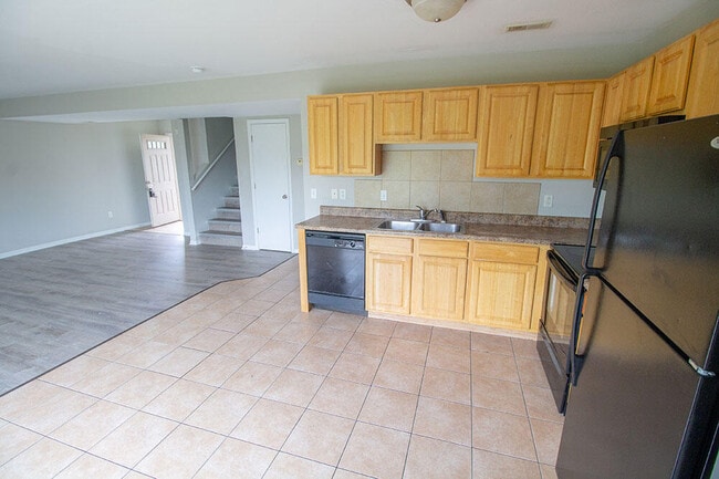 Building Photo - 5307 Silver Mill Dr