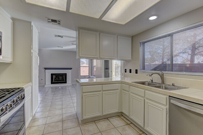 Building Photo - 356 Amalfi St