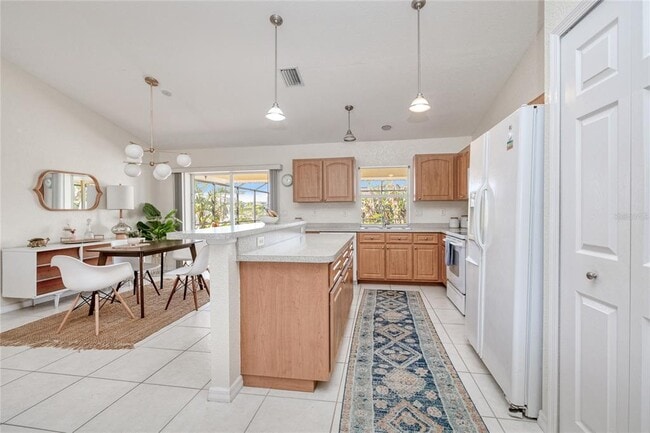 Building Photo - 3021 Palm Dr