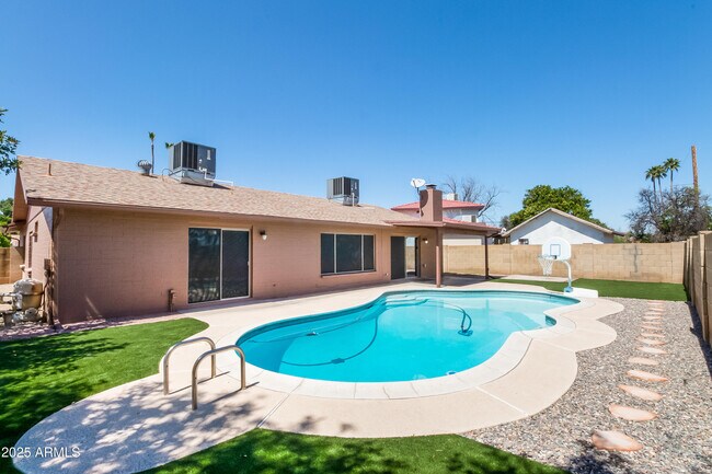 Building Photo - 10213 N 51st Dr