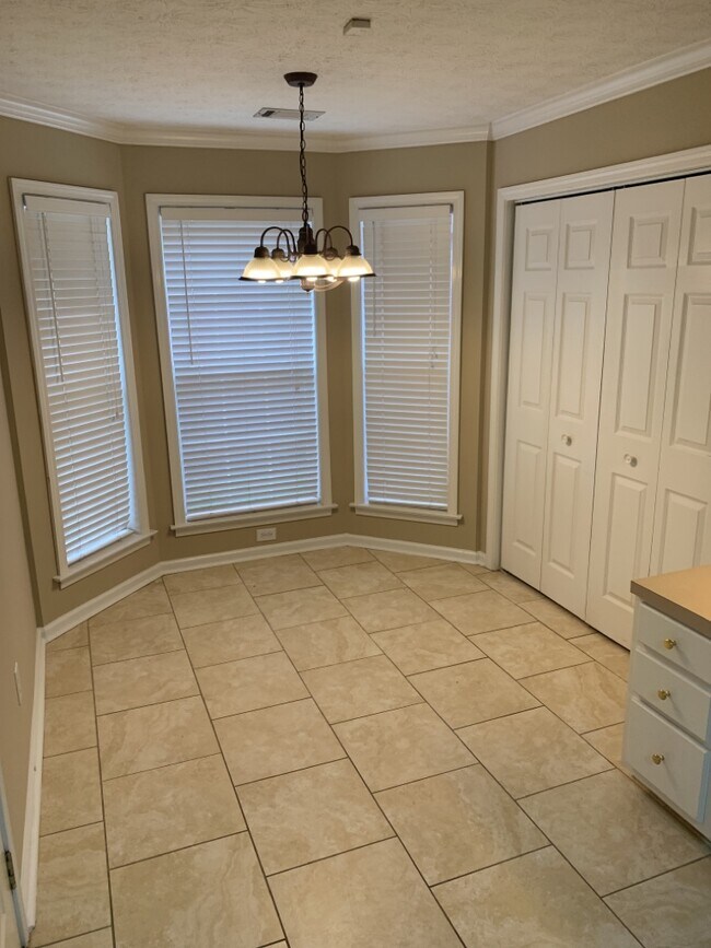 Building Photo - 1130 Stafford Dr
