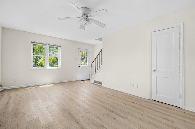 Building Photo - 5810 Fifer Dr
