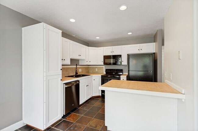 Building Photo - 1137 Holmes Creek Ln