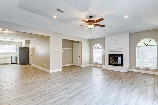 Building Photo - 5423 Fawn Trail Ln