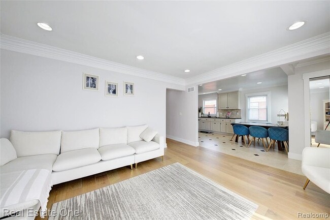 Building Photo - 8126 Dale St