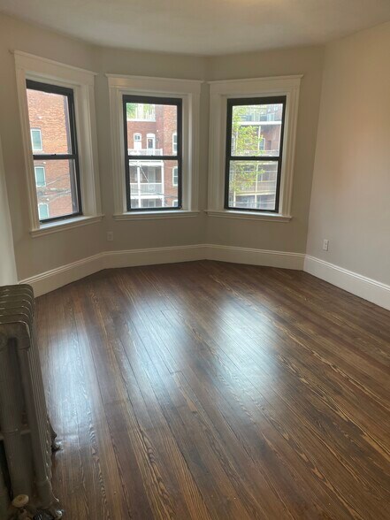 Building Photo - 1856 Beacon St