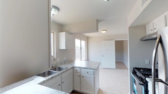 Building Photo - 201 E Thomas St