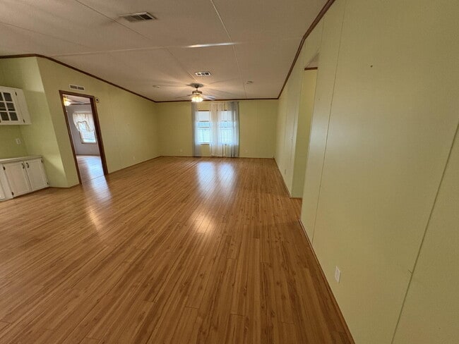 Building Photo - charming 3-bed, 2-bath home is located in the highly desired Strawberry Crest 55+ community