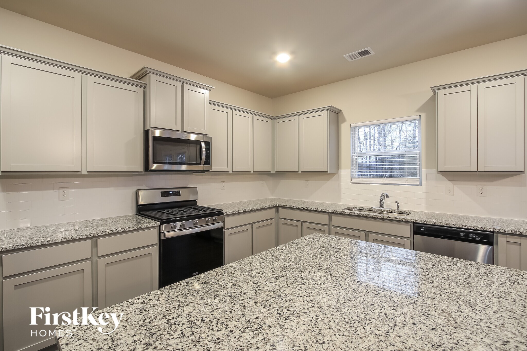 Building Photo - 3282 Hawthorn Farm Blvd