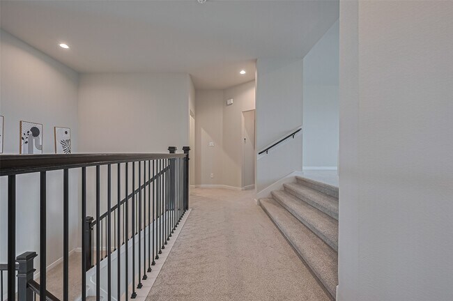 Building Photo - 1656 Daylight Lk Dr