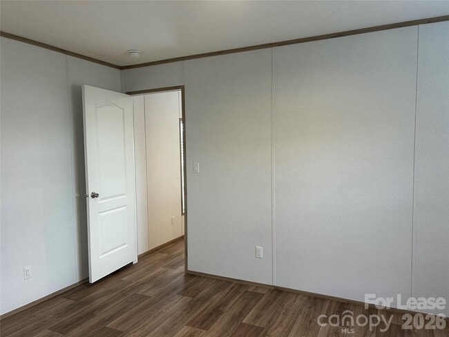 Building Photo - 128 Gatewood Dr