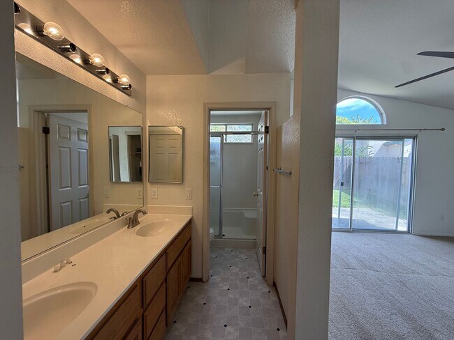 Building Photo - 6415 Shasta Creek Way