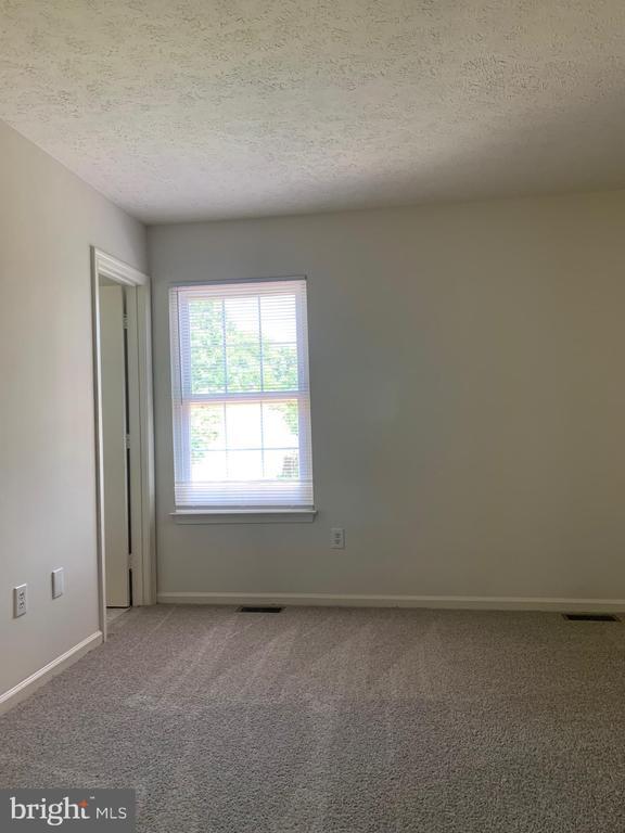Building Photo - 11149 Thornberry Ct