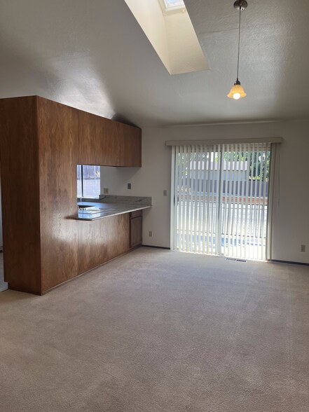 Building Photo - 4589 Malabar Ave