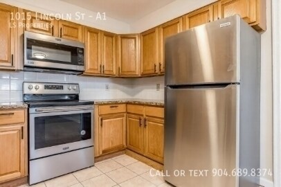 Building Photo - 1015 Lincoln St