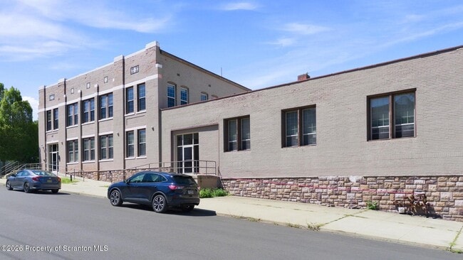 Building Photo - 831-831 Adams Ave
