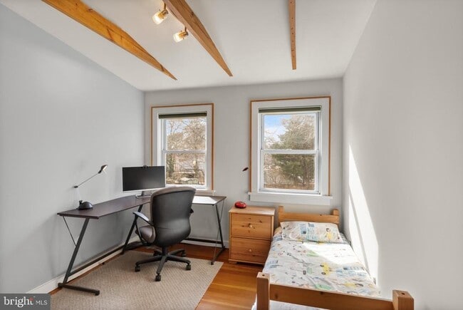 Building Photo - 1804 S Oakland St