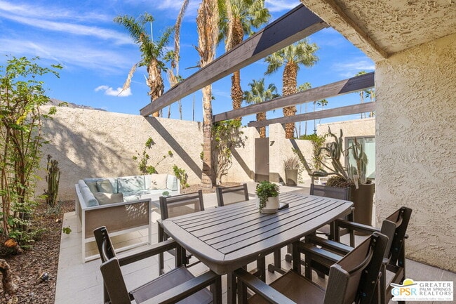 Building Photo - 427 N Calle Rolph