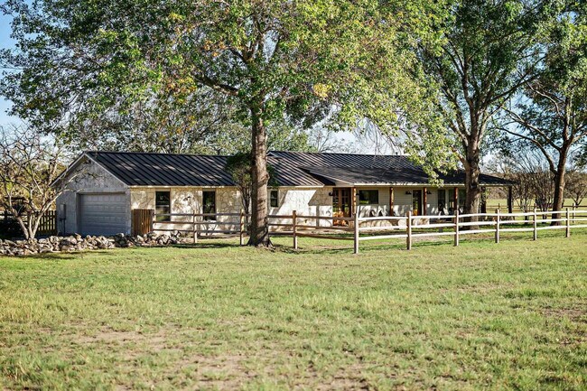 Building Photo - 1219 Sisterdale Rd