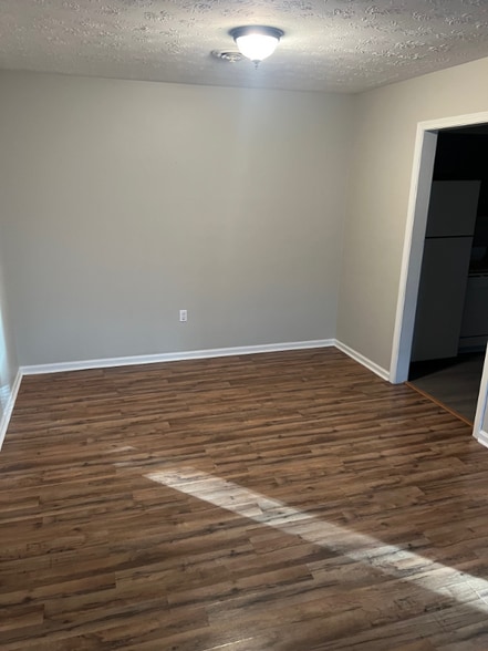 Building Photo - 107 Molloy Ct