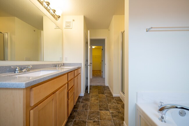 Building Photo - 15600 Tickseed Ln