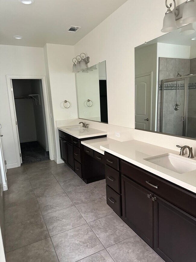 Building Photo - Just reduced! Beautiful home in templeton