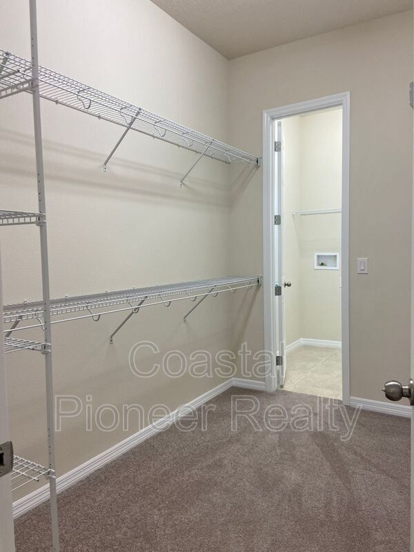 Building Photo - 28613 Cozy Creek Dr