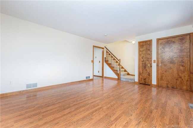 Building Photo - 113 Brandegee Ln