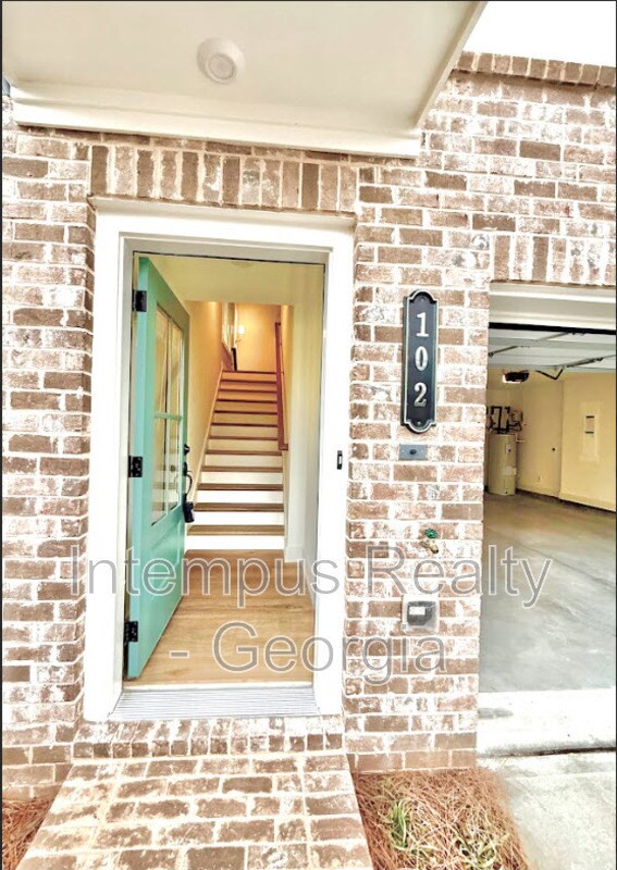 Building Photo - 102 Pinecone Pkwy