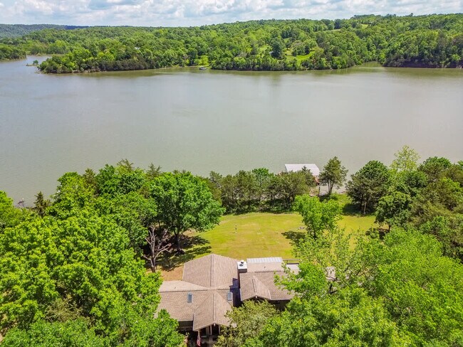 Building Photo - 13014 Schoolhouse Dr