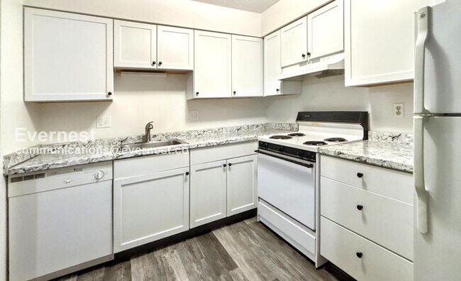 Building Photo - 5245 Portland St