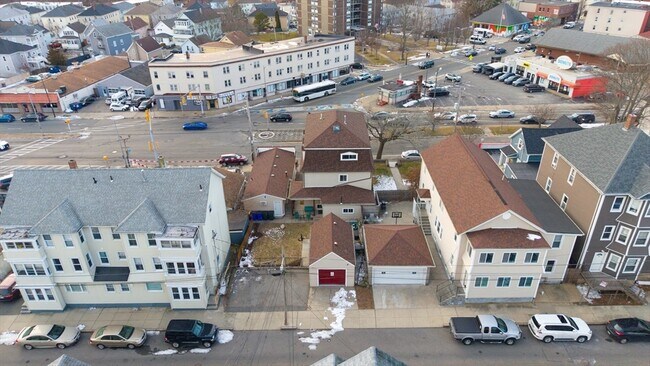 Building Photo - 712 Eastern Ave