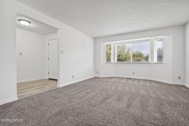 Building Photo - 600 Silver Lace Blvd