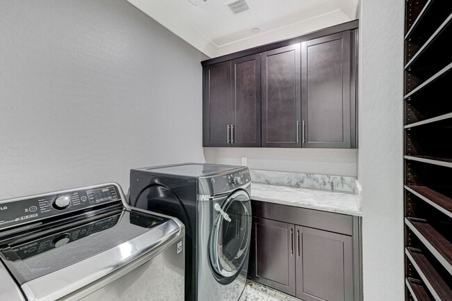 Building Photo - Distinctive Fully Furnished Estate in The Canyons!