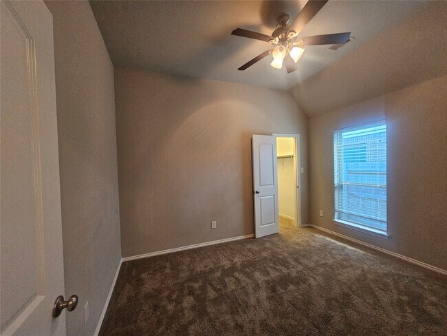 Building Photo - 23826 Via Viale Dr