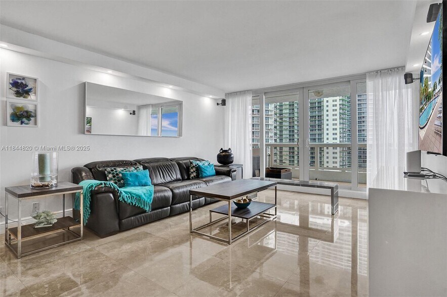 Building Photo - 1717 N Bayshore Dr