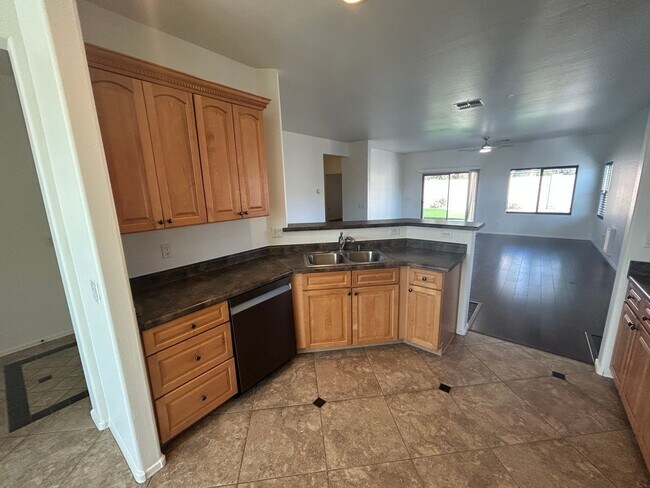 Building Photo - 16024 W Gelding Dr