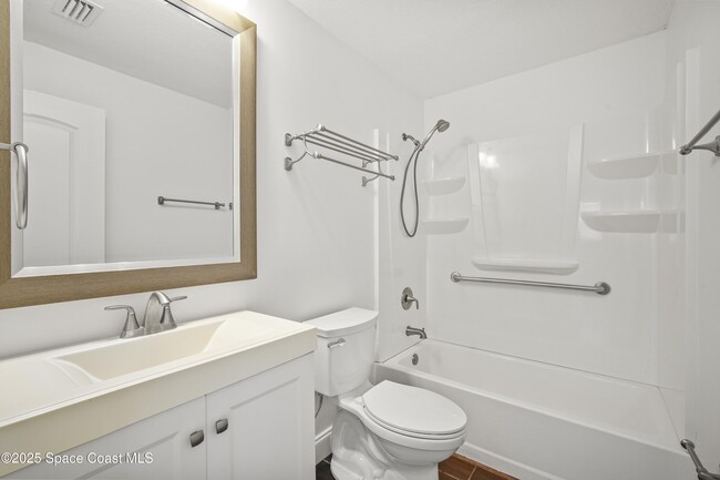 Building Photo - 1140 Montego Bay Dr N