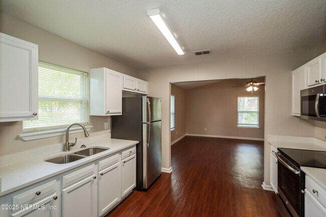 Building Photo - 5336 Kankakee Blvd