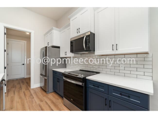 Building Photo - Brand new 4 bedroom 2 bath 3 car garage po...
