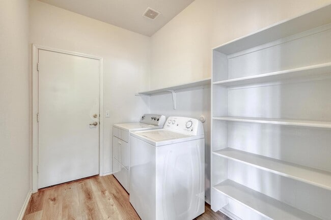 Building Photo - 9104 China Rose Dr