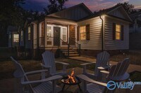 Building Photo - 2217 Scott St